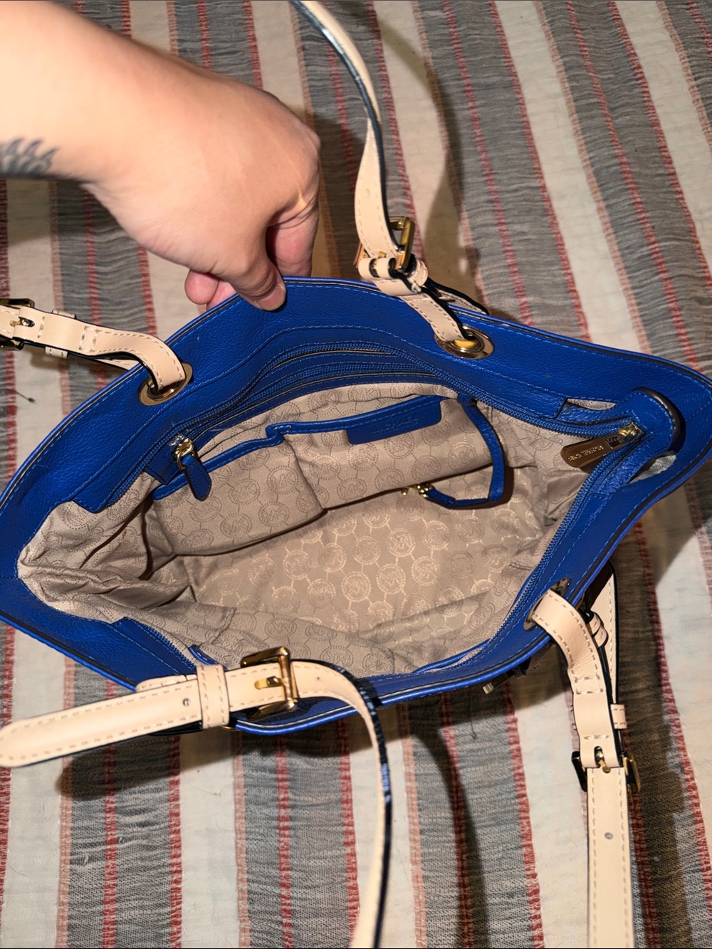 Michael Kors Cobalt Blue Leather Shoulder Bag with Tan Straps - Picture 3 of 5